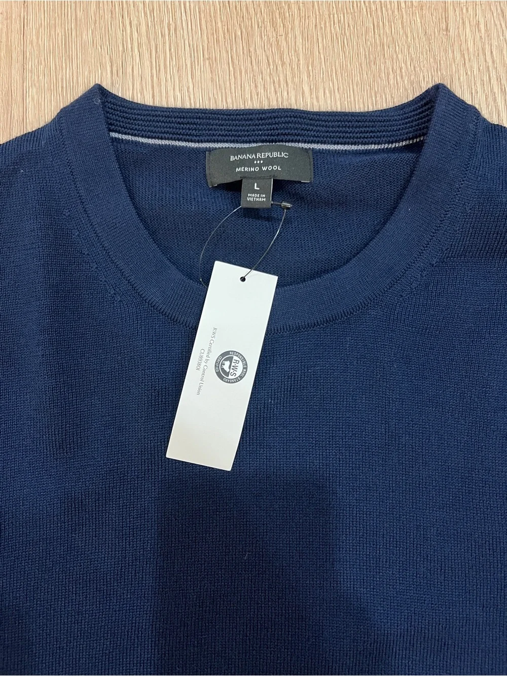 NWT Banana Republic Men’s 100% Merino Wool Navy Blue Crewneck Pullover Sweater